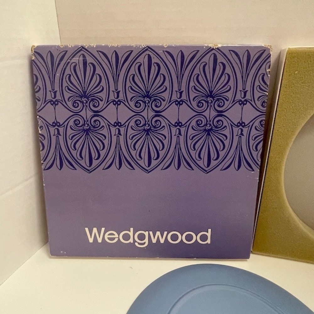 Wedgwood Jasperware 1973 Christmas Plate Tower of London Blue White‎ with Box - Picture 5 of 6